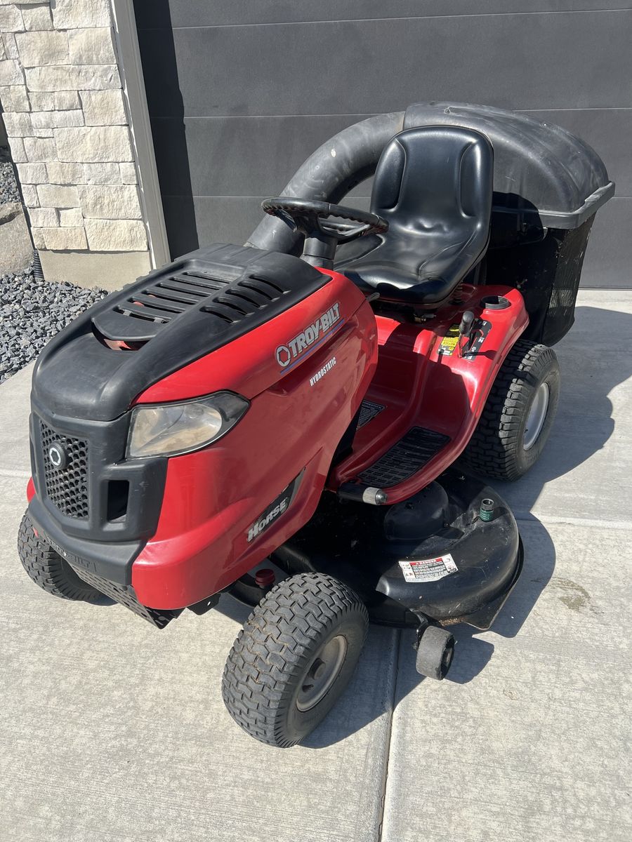 Troy Bilt Riding Lawn Mower
