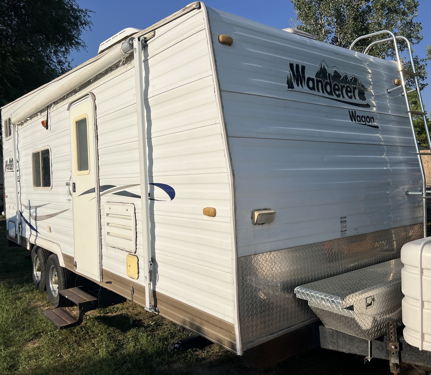 2003 Wanderer Wagon by Thor 24’ Toyhauler
