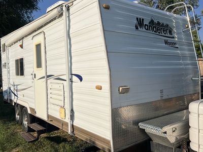 2003 Wanderer Wagon by Thor 24’ Toyhauler