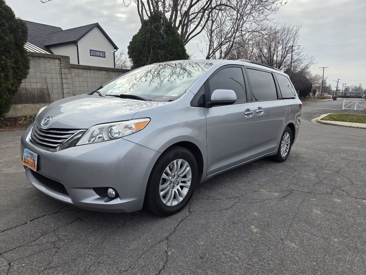 2017 Toyota Sienna XLE 8-Passenger