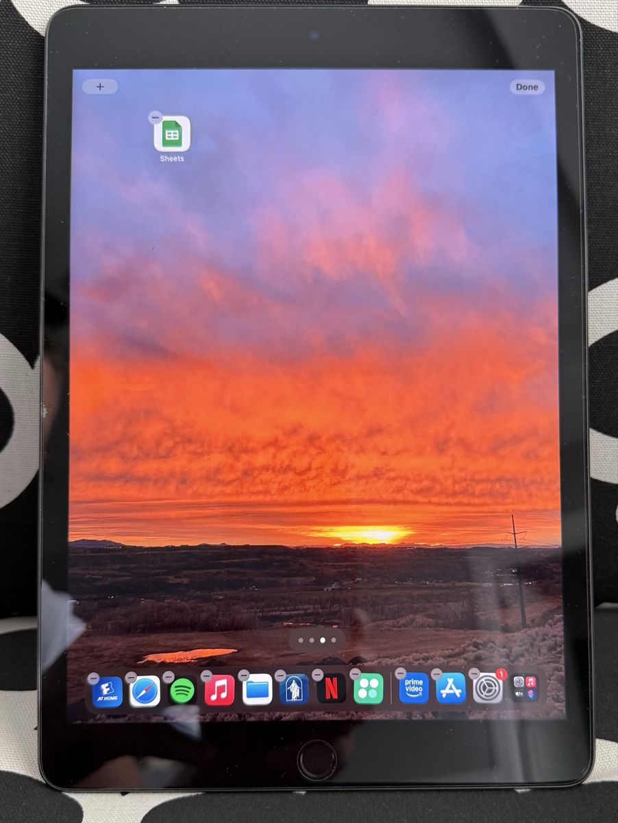 9th gen iPad 64GB