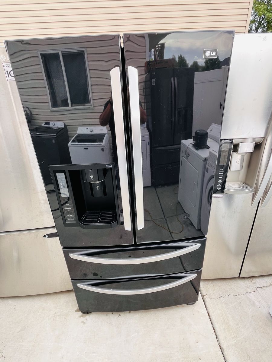 $580 OBO GOOD REFRIGERATOR LG BLACK COLOR