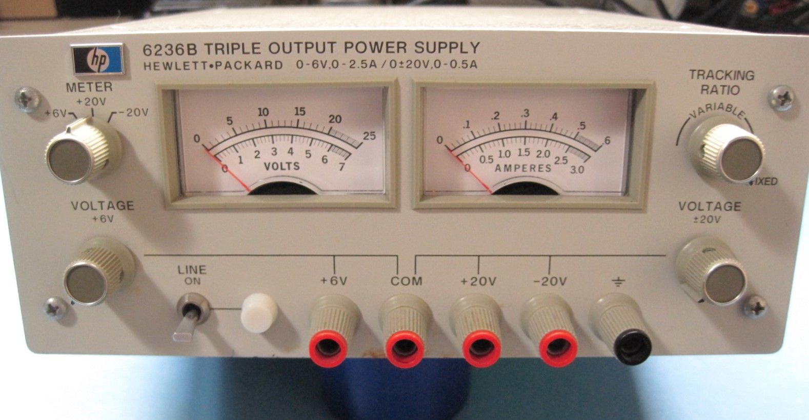 HP 6236B Triple Output DC Power Supply