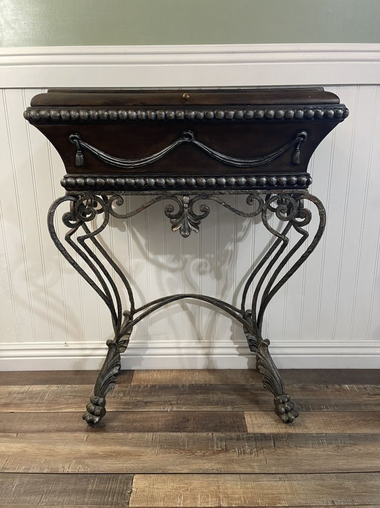 Victorian-Style Storage  Chest Console Table