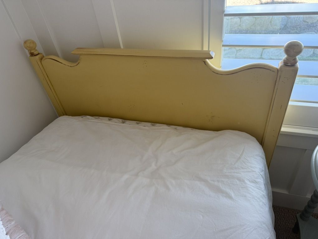Twin Headboard (butter Yellow)