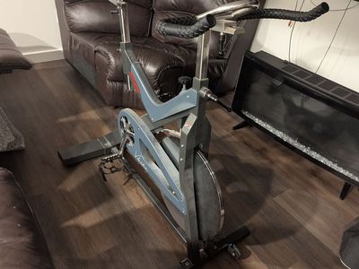 Star Trac V-bike spin cycle
