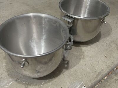 New Stainless Steel Hobart Mixer Bowls 12QT (2)
