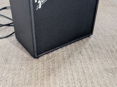 Fender Mustang LT25 Digital Guitar Amplifier - Black, 25 Watts, Compact Practice Amp