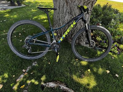 Used Trek Marlin 5 Mountain Bike - Hardtail, Black/Yellow, Excellent Condition