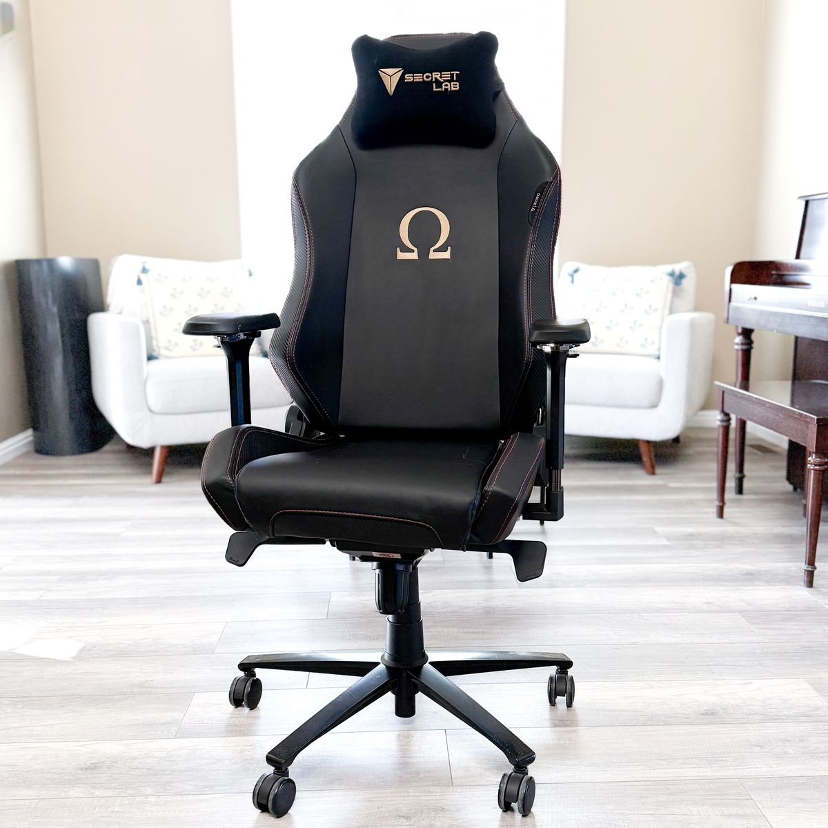 CLEAN Secretlab Titan Gaming Office Chair Extras