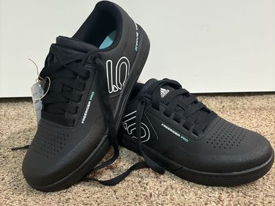 Women’s Five Ten Bike Shoes -NEW