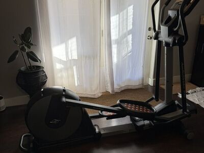 NordicTrack Audiostrider 990 Elliptical Machine