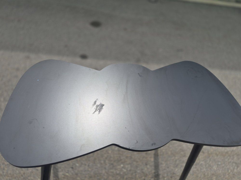 Black bow desk