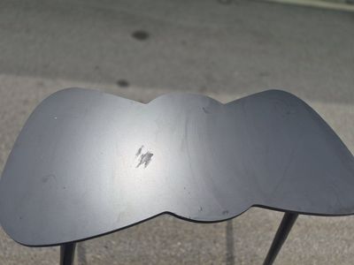 Black bow desk