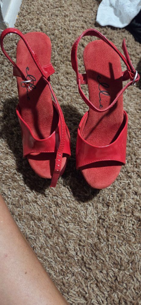 Ellie Shoes Red Patent Platform Heels - Size 6