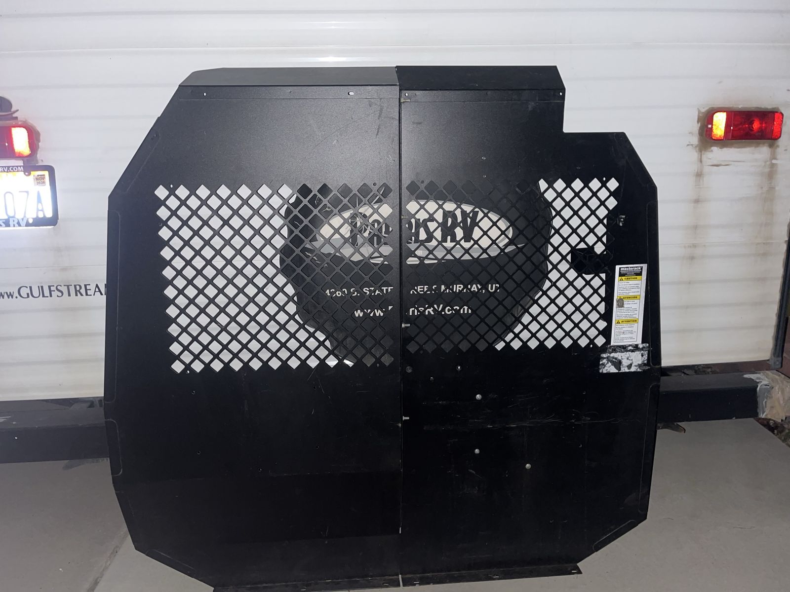 Van tool separator