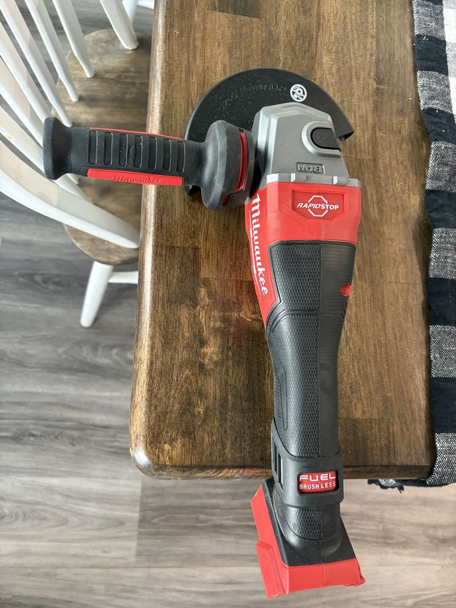Milwaukee M18 FUEL Grinder 