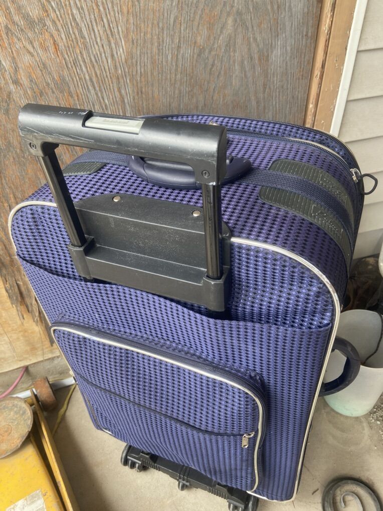 Luggage With Wheels And Combination Lock