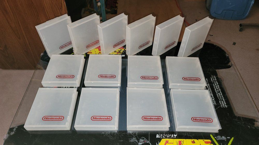Nintendo NES Hard Plastic Clamshell Cases