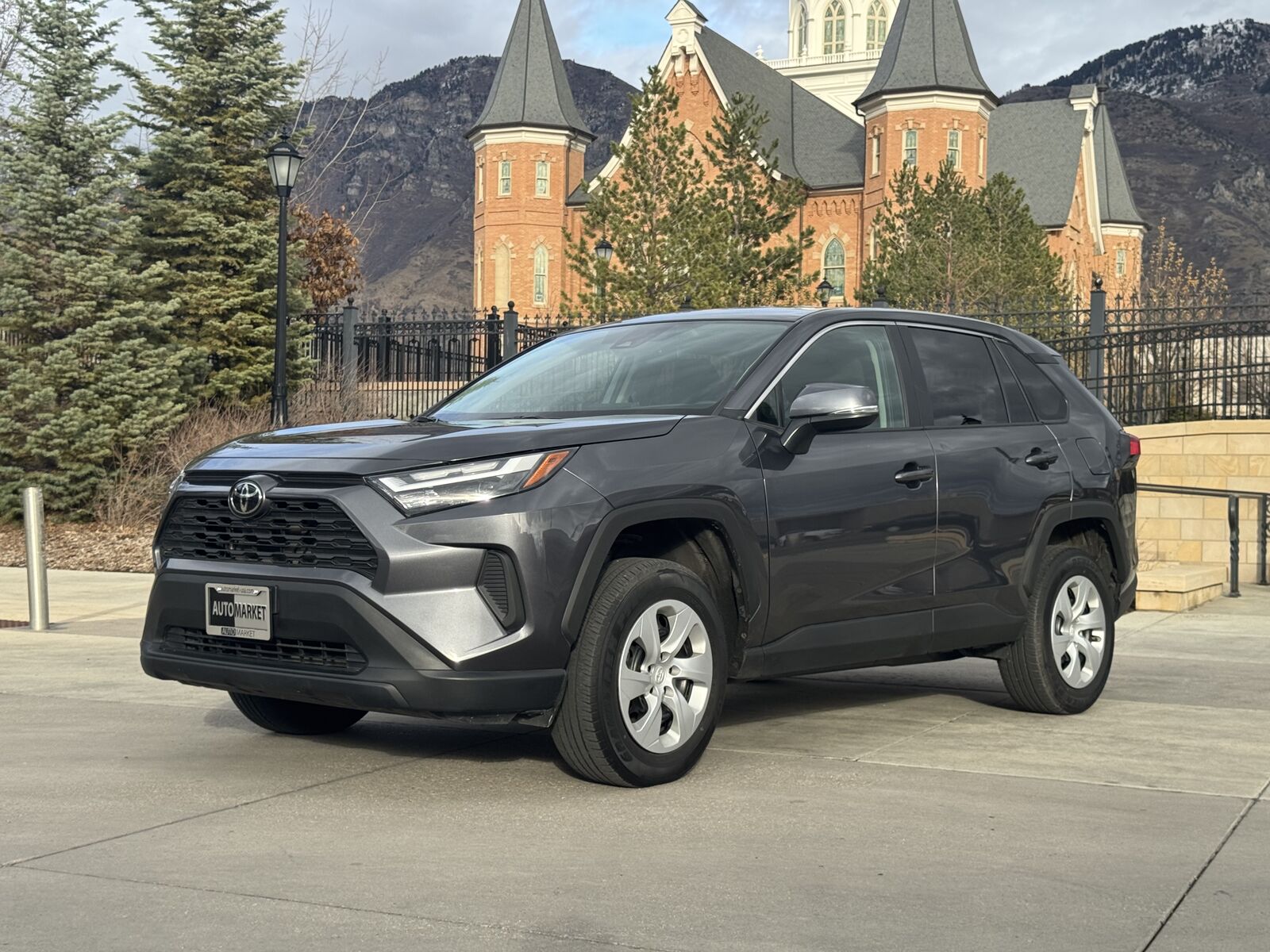 2023 TOYOTA RAV4 LE