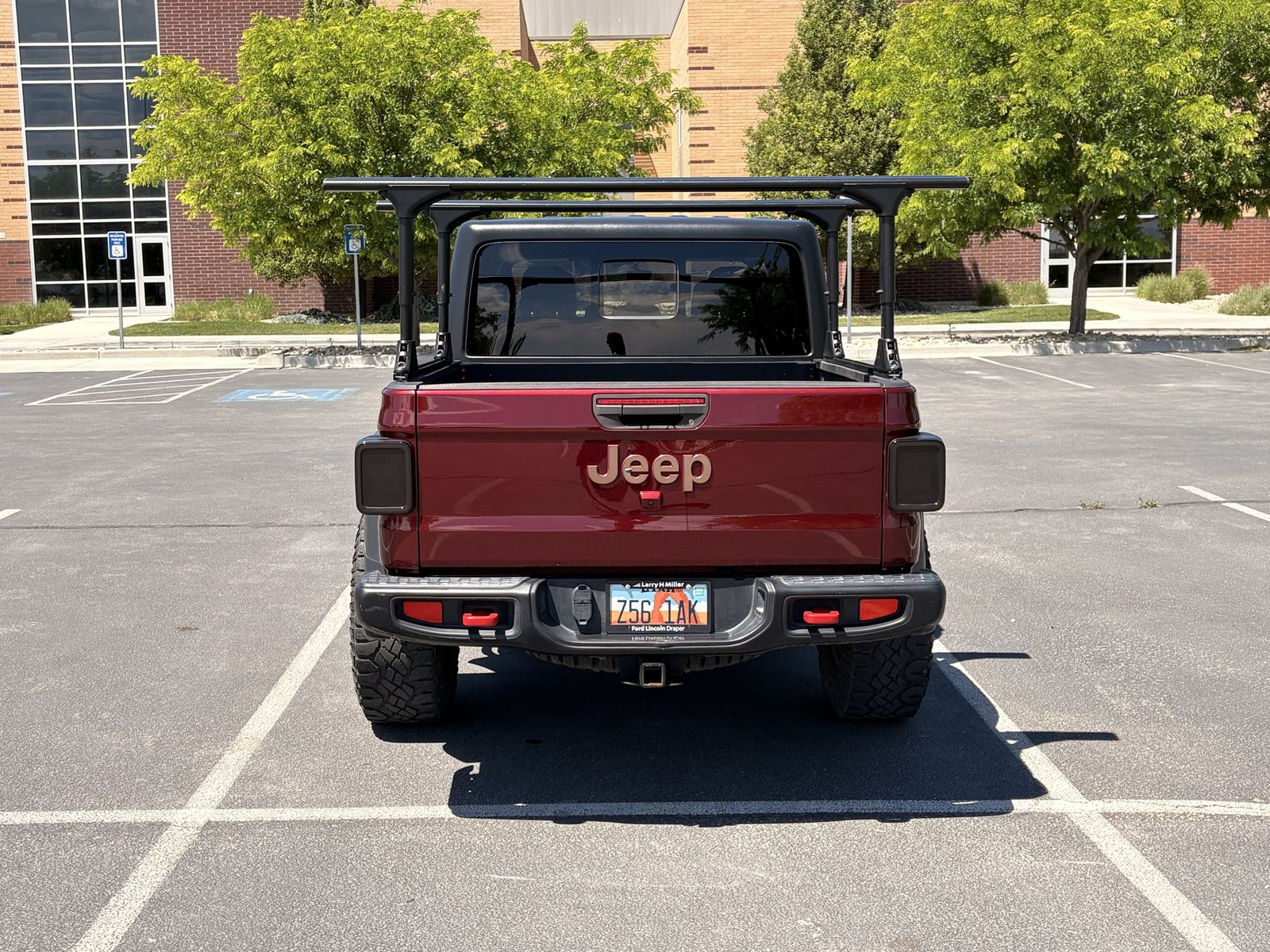Main image 4