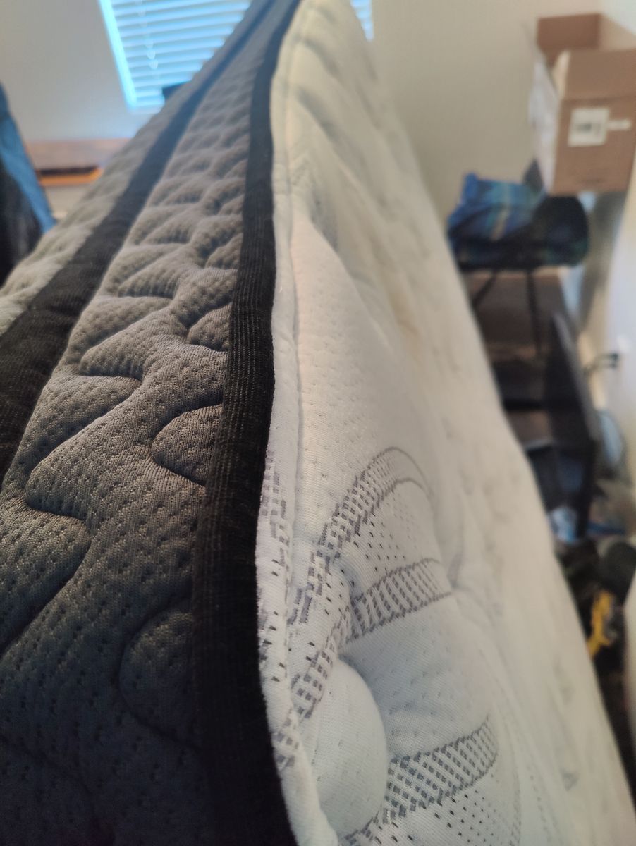 Queen Hybrid Mattress