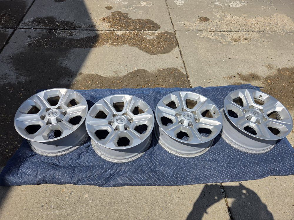 Tacoma/4runner 17 inch wheels.