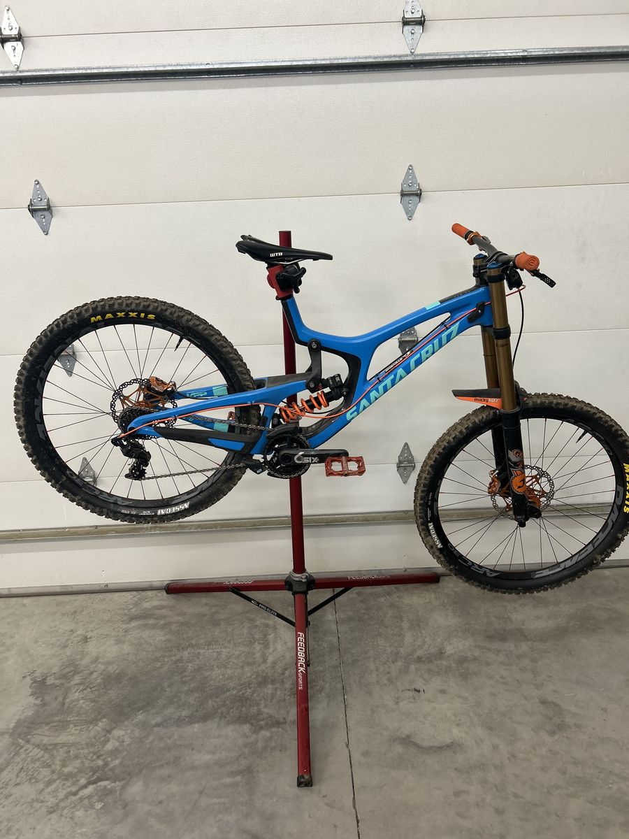 Santa Cruz V10 CC Large 27.5 - Fox 40 Factory, Hope Brakes, ARC 30 Carbon wheels