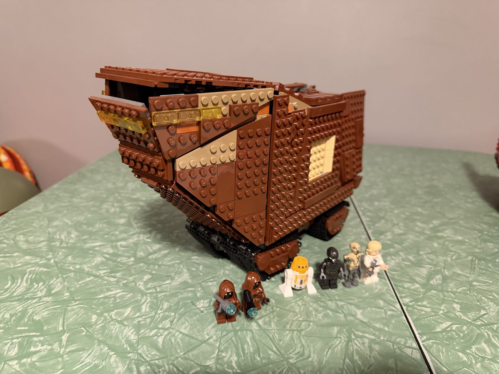 Main image 10