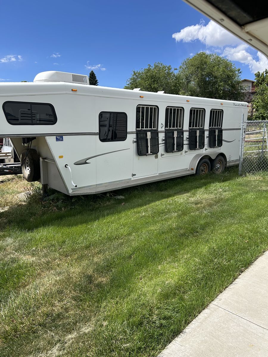 Trails West Horse Trailer 4 horse