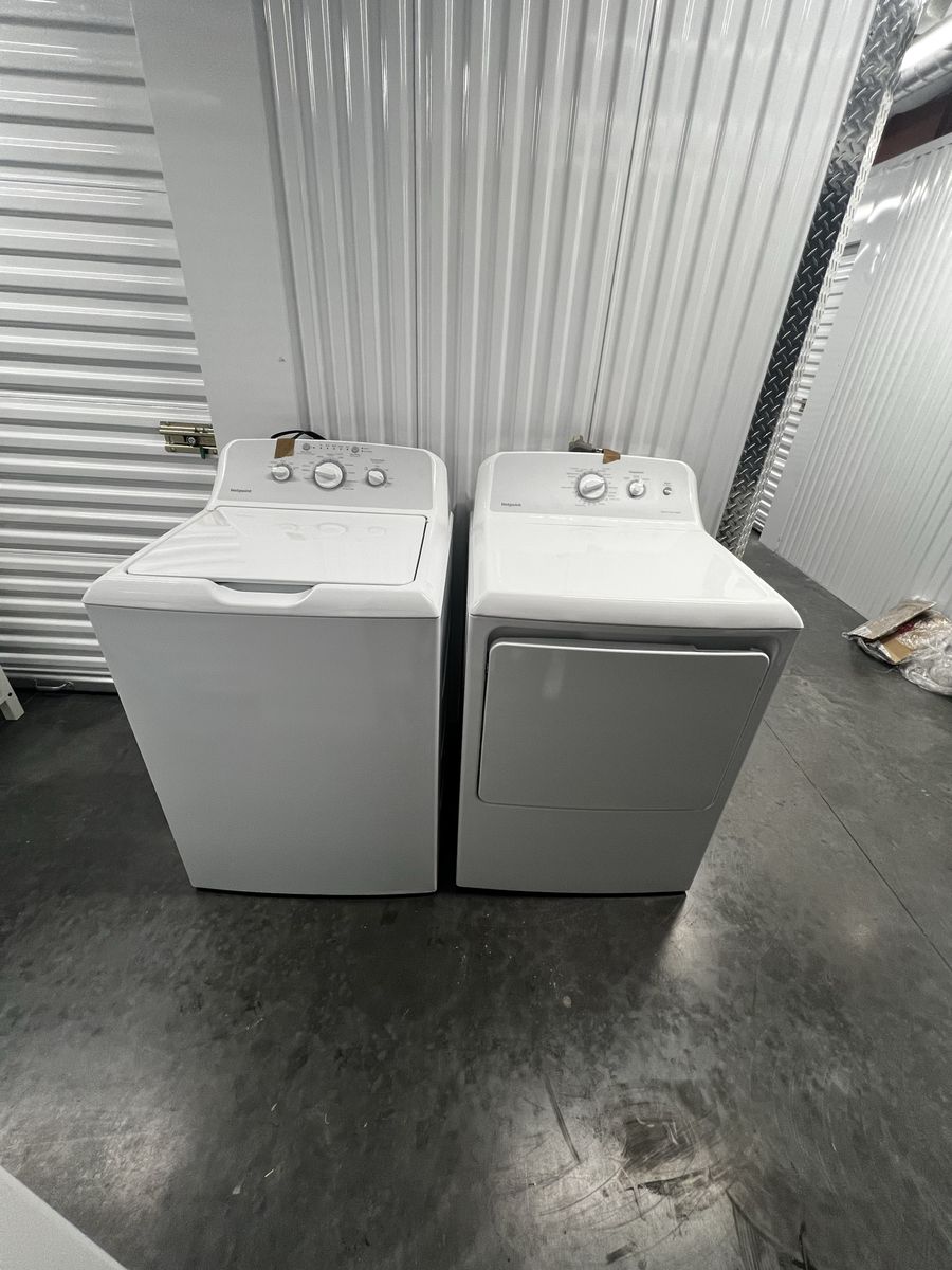 Hot Point Washer and Dryer Set
