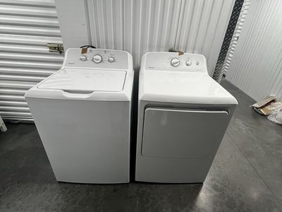 Hot Point Washer and Dryer Set