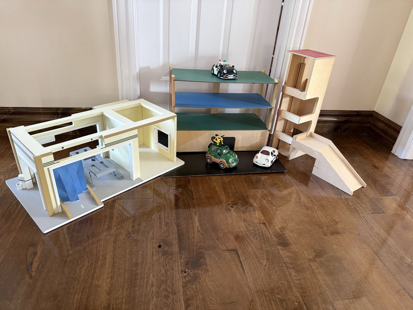 Set of wood kids car raceway, mechanic shop, car wash $60 cars not included!