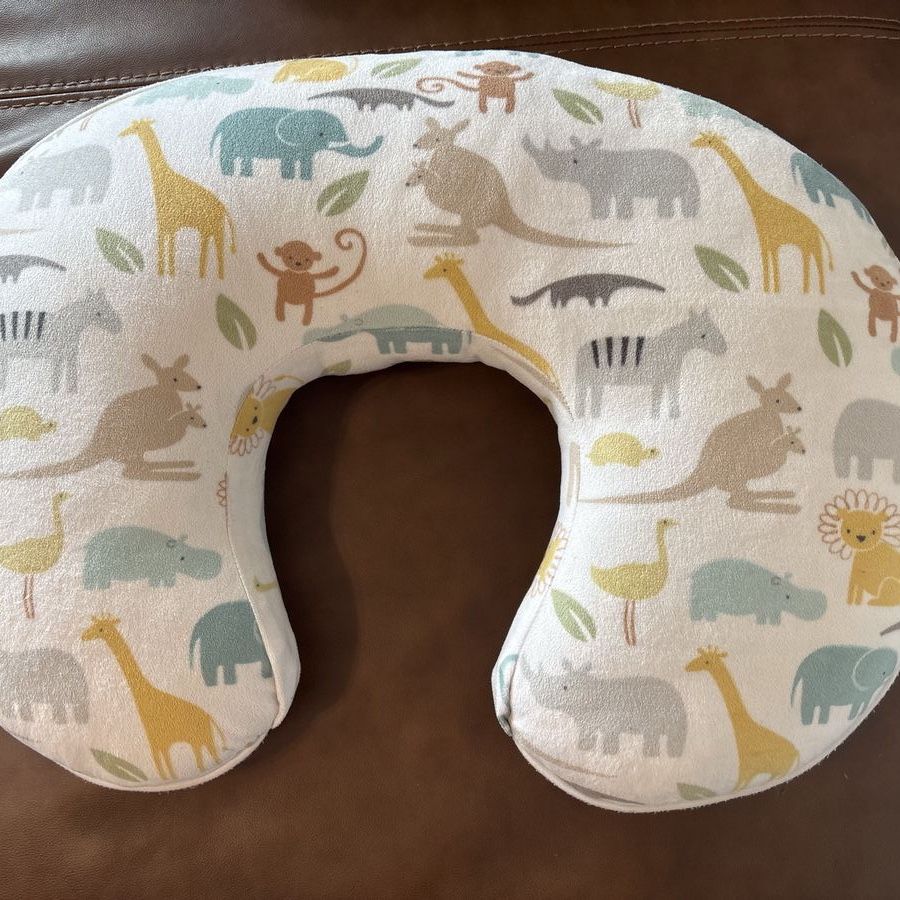 Boppy Nursing pillow - Safari Animals & Gray Stripe, Reversible Support