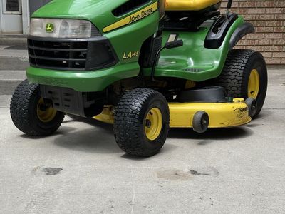 John Deere Riding Lawn mower