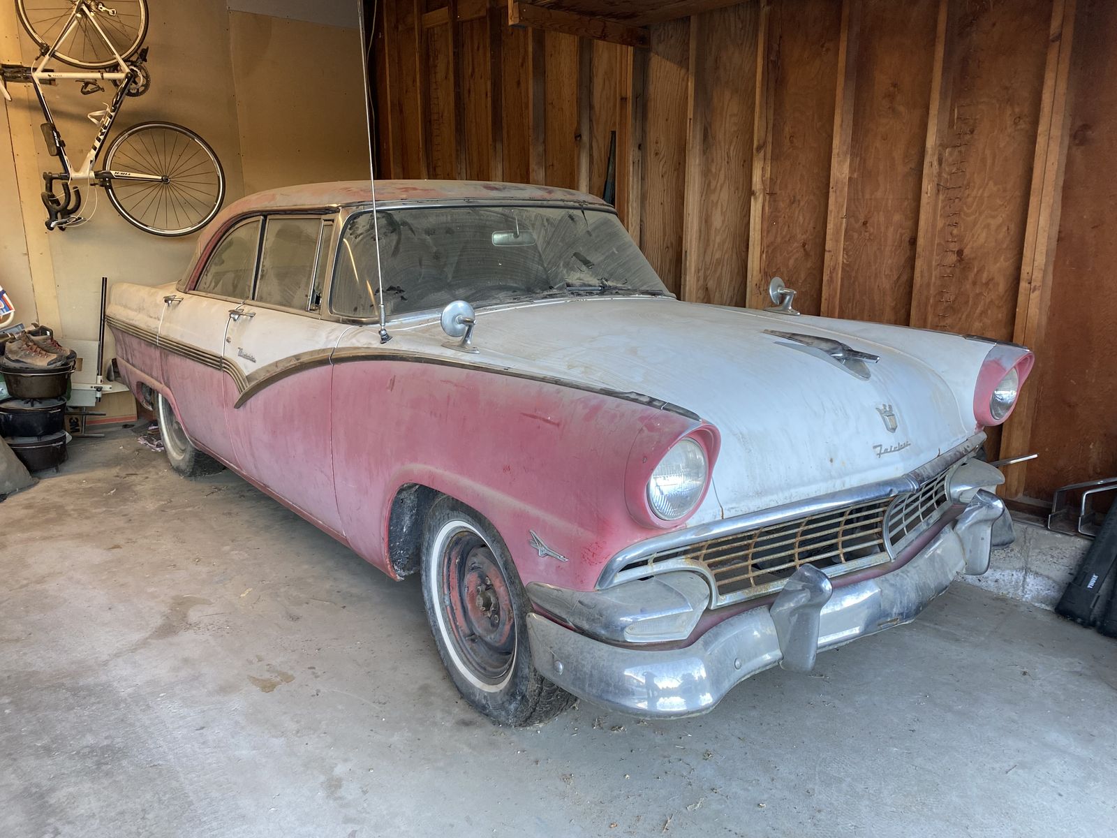 1956 Ford Fairlane 