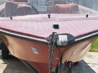 Boat w/o motor
