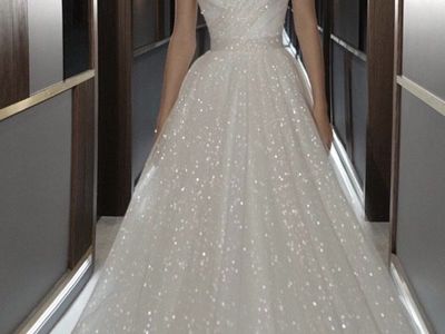 Wedding dress, size 18 never been worn