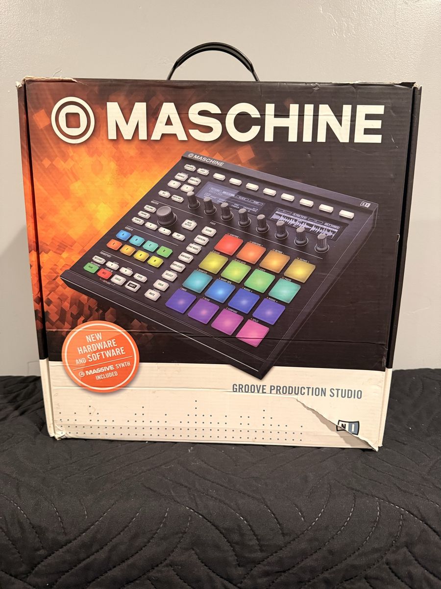 Native Instruments Maschine MK3 Groove Production Studio Controller