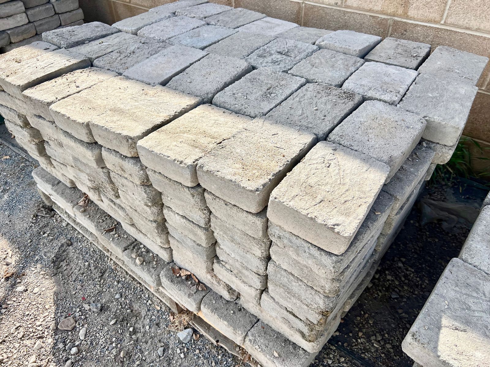 900 SQ FT Pavers / Bricks / Landscape Blocks