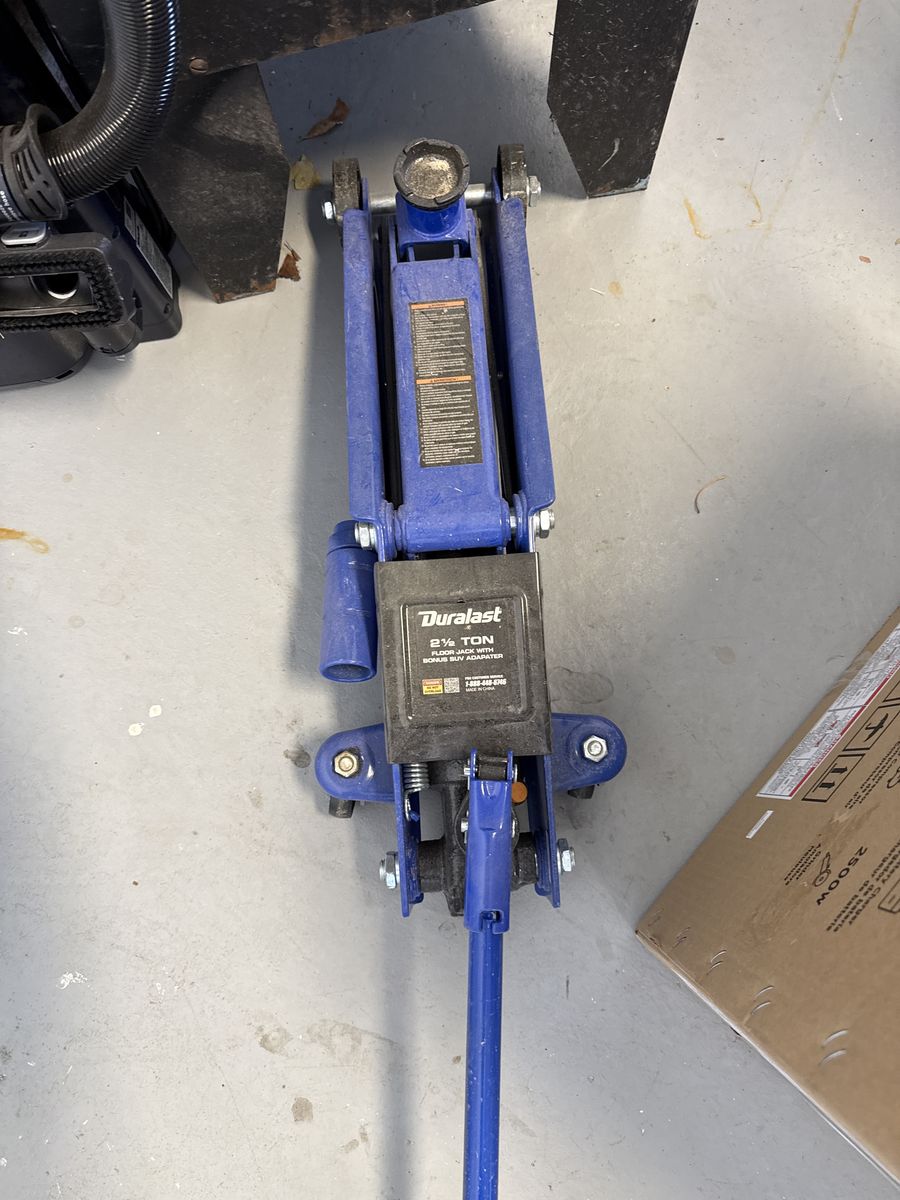 2 1/2 Ton Car Jack $20