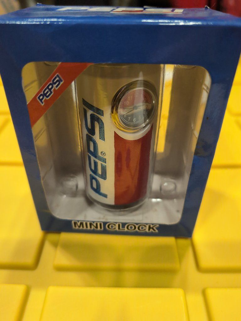 Vintage Pepsi Mini Can Clock - Collectible Novelty Desk Clock