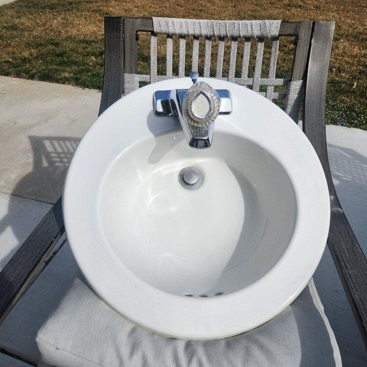 porcelain 19" round bathroom sink and faucet