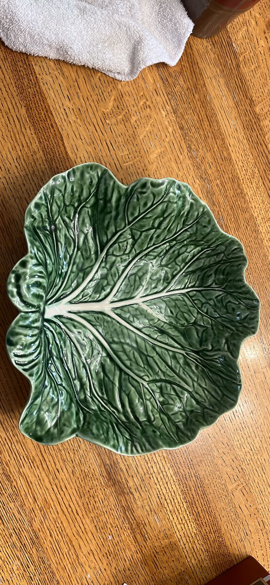 Bordallo pinheiro cabbage leaf large serving bowl