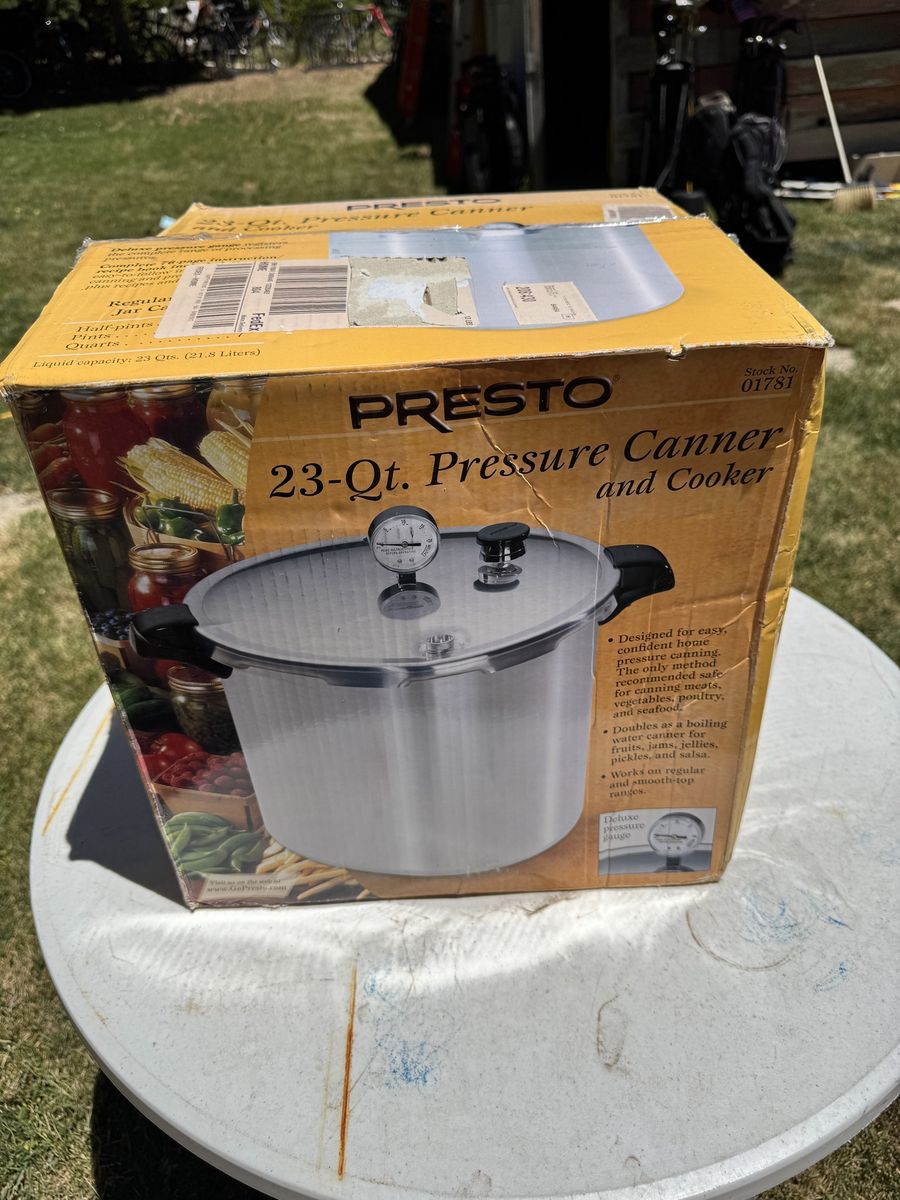 Presto Pressure Cooker/ Canner  NEW