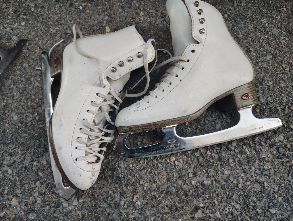 RADELLE KIDS FIGURE ICE SKATES SIIZE 4