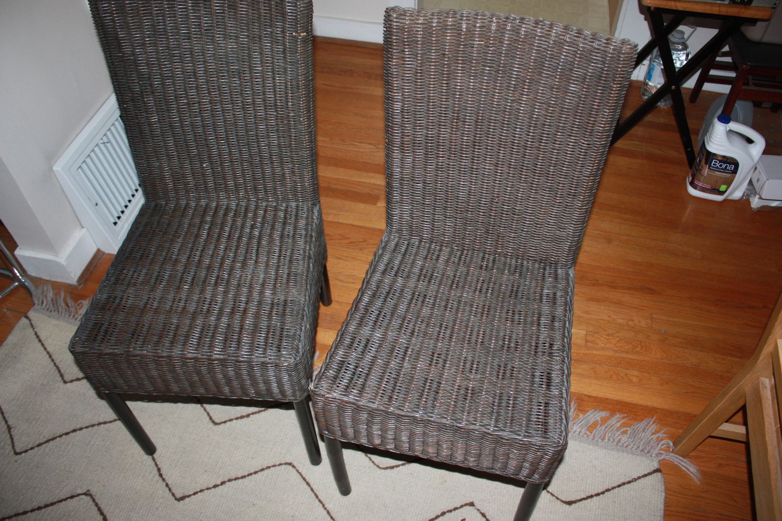 Dinning table wicker chairs 6 total