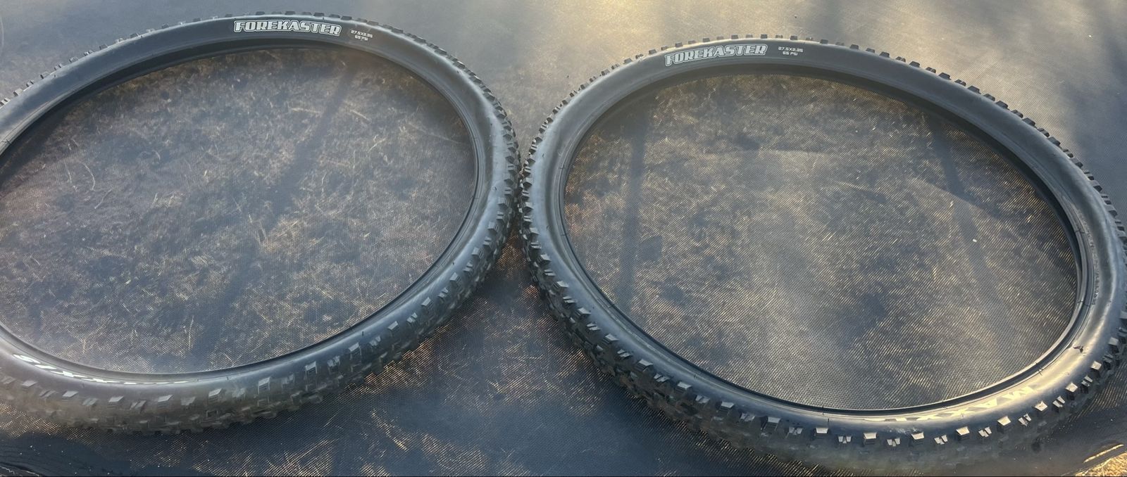 27.5 Maxxis Forekaster tires