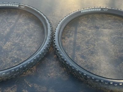 27.5 Maxxis Forekaster tires