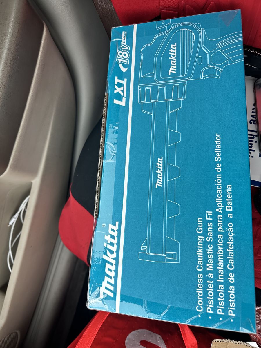 Makita 18V LXT cordless caulking gun